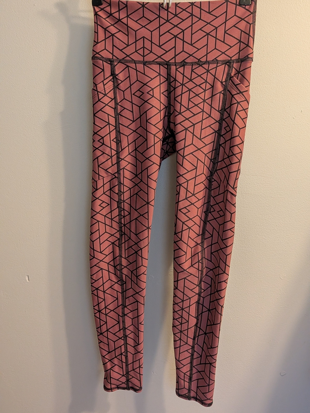 Savvi Geometric Print Athletic Leggings – Women’s Size Small Dusty Rose/Mauve